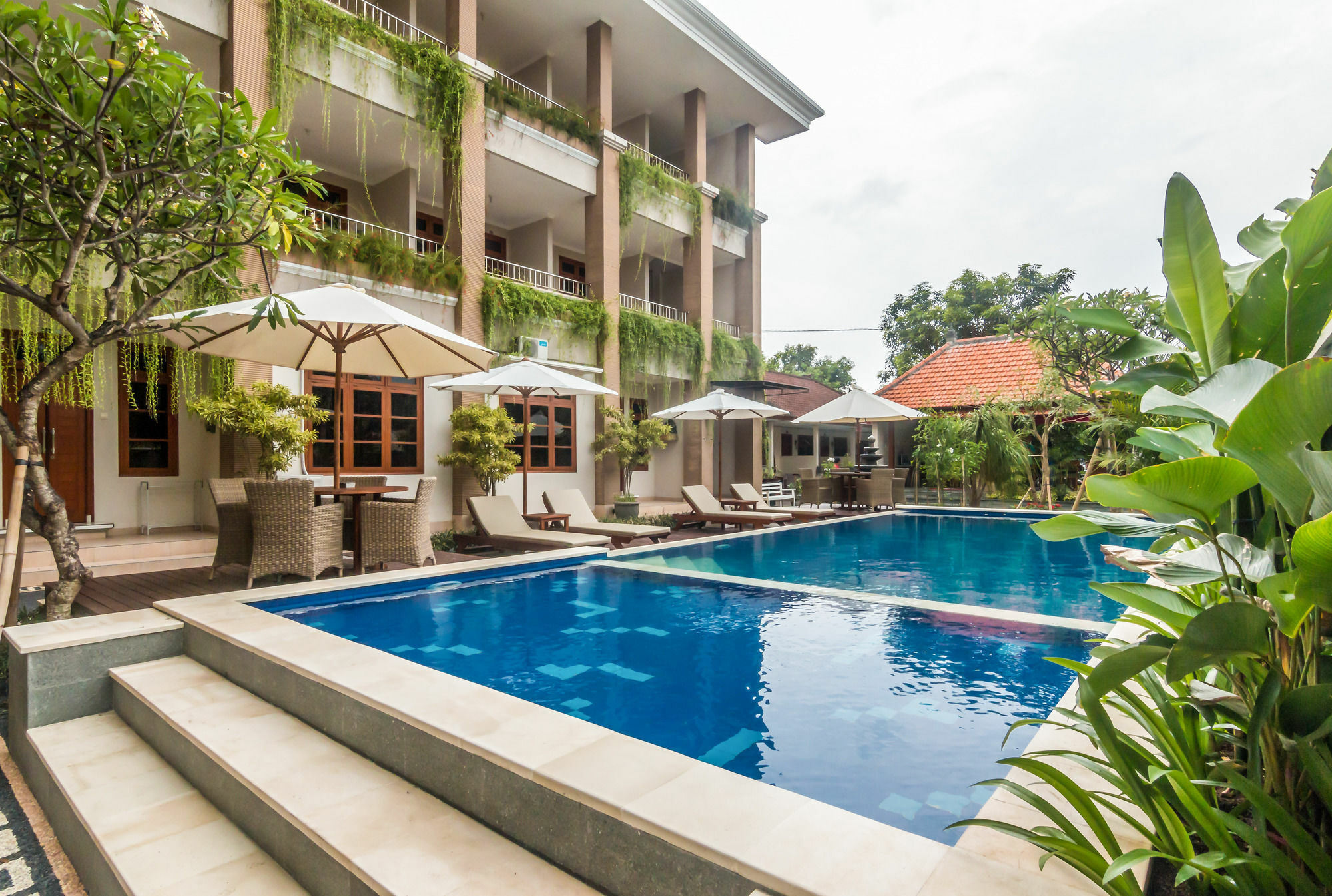 Zen Rooms Basic Kuta Kubu Anyar Exterior photo